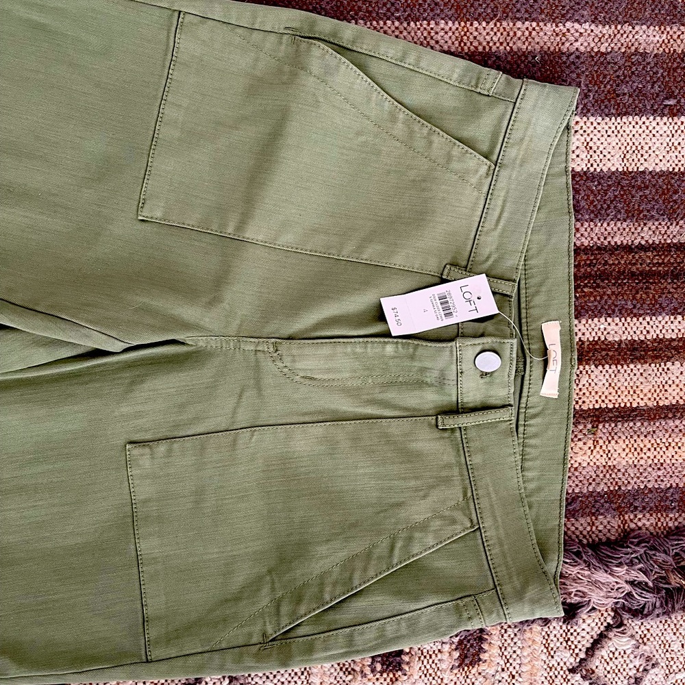 LOFT army green cropped jeans - size 4 NWT